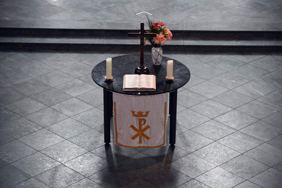 Von den evangelischen Kirchen werden die Flüchtlinge über Monate versorgt. (Symbolbild)