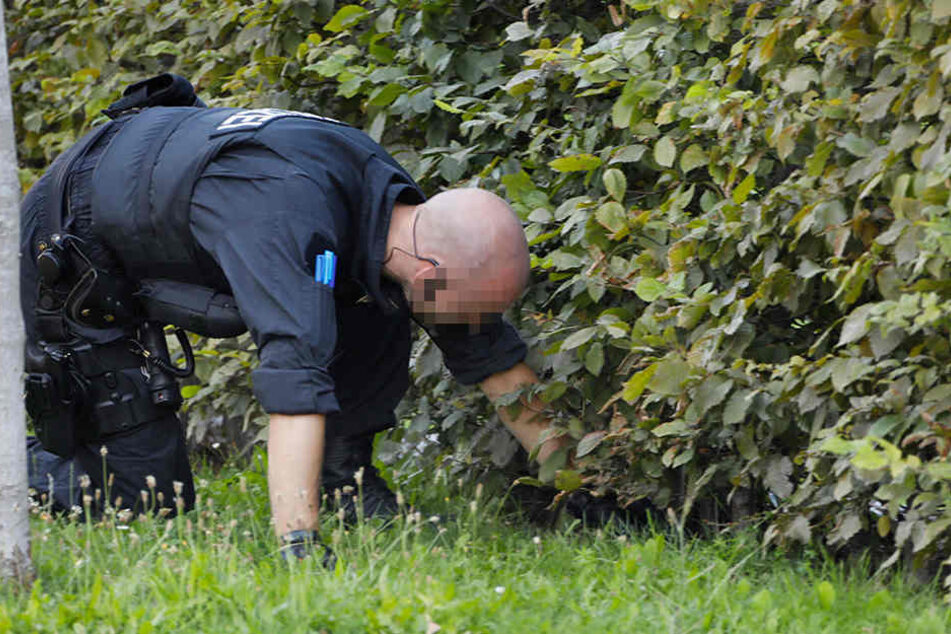 Auch Drogen wurden bei der Razzia gefunden.