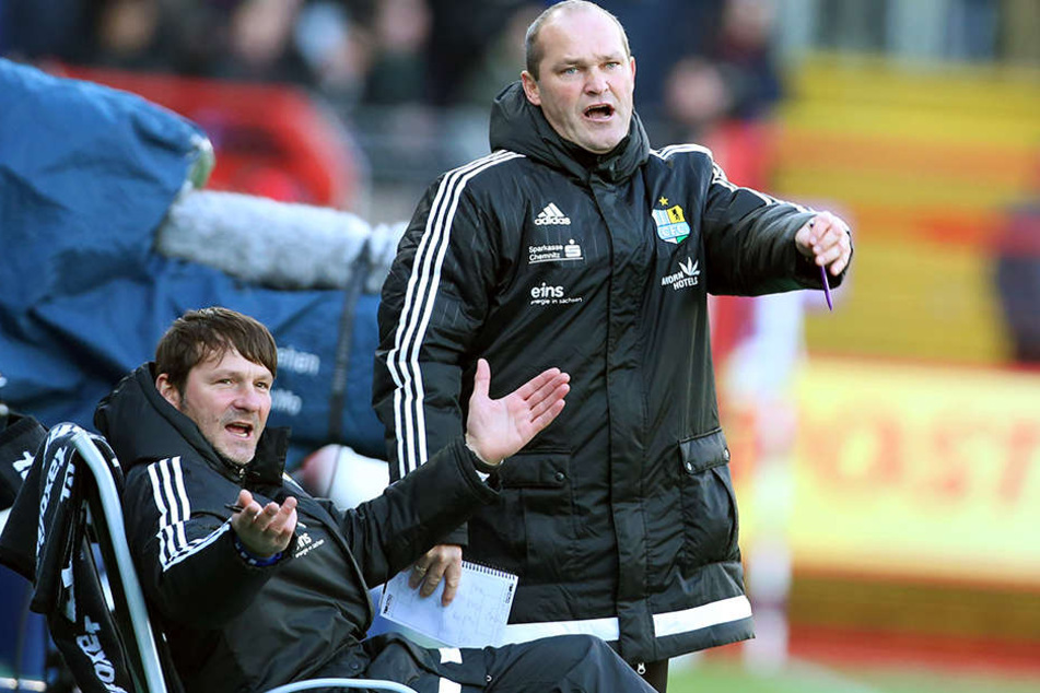 Heiko
Nowak, Leiter des CFC-Nachwuchsleistungszentrums, sieht in der Future League
ein Sprungbrett für die besten Talente. Vorn Teammanager Torsten Bittermann.