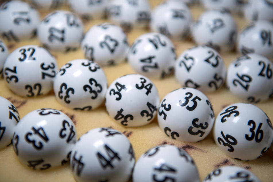Der Gewinner kann sich jetzt über 2,4 Millionen Euro freuen. (Symbolbild)