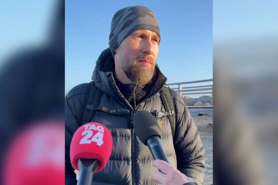 Meeresbiologe Robert Marc Lehmann bestätigte vor Ort, dass sich der Wal freigeschwommen habe.