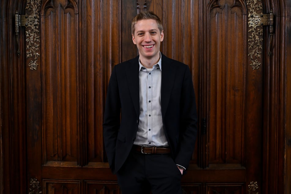 Der künftige OB Dominik Krause (35) will die Eisbachwelle zurückholen.