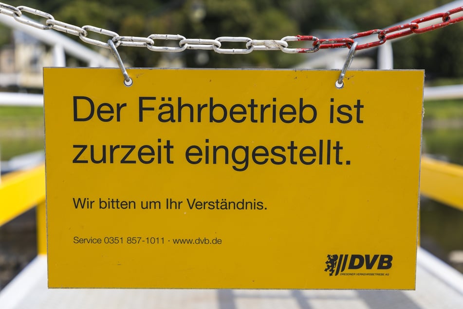 Je nach Elbpegel entscheiden die Schiffsführer, ob eine sichere Fahrt weiterhin möglich ist und stellen den Betrieb unter Umständen ein. So wie am Montag auf der Fährstrecke zwischen Laubegast und Niederpoyritz.