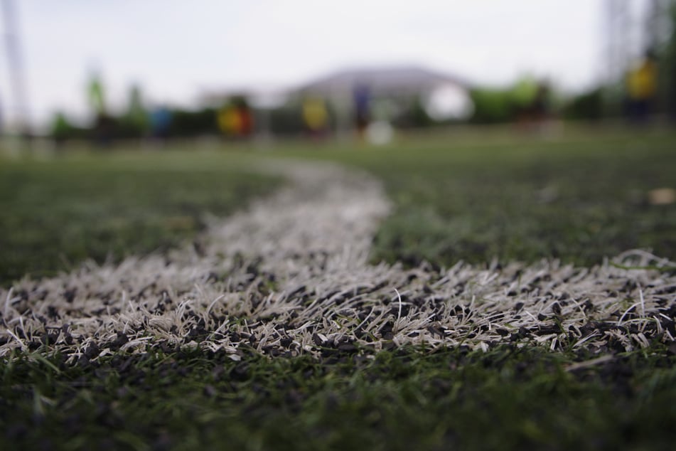 Sex mitten auf dem Sportplatz: Pärchen droht Freiheitsstrafe!