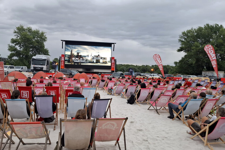 Trotz wechselhaften Wetters ließen sich zahlreiche Gäste den Abschluss des Sommerkinos nicht entgehen.