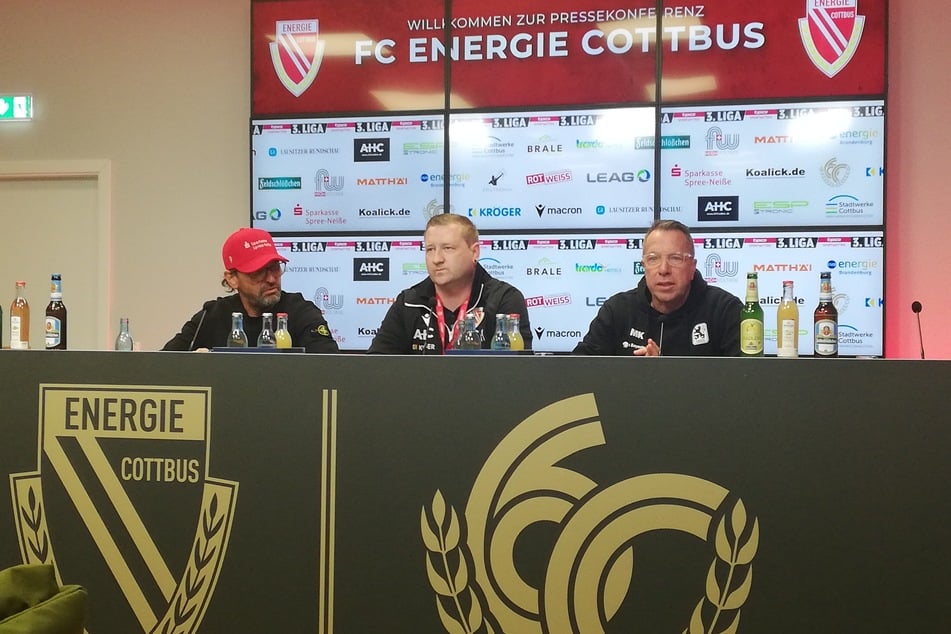 Während 1860-Trainer Markus Kauczinski (56, r.) den Aufstieg abschreiben musste, sind Pele Wollitz (60, l.) und Energie Cottbus wieder voll im Rennen.