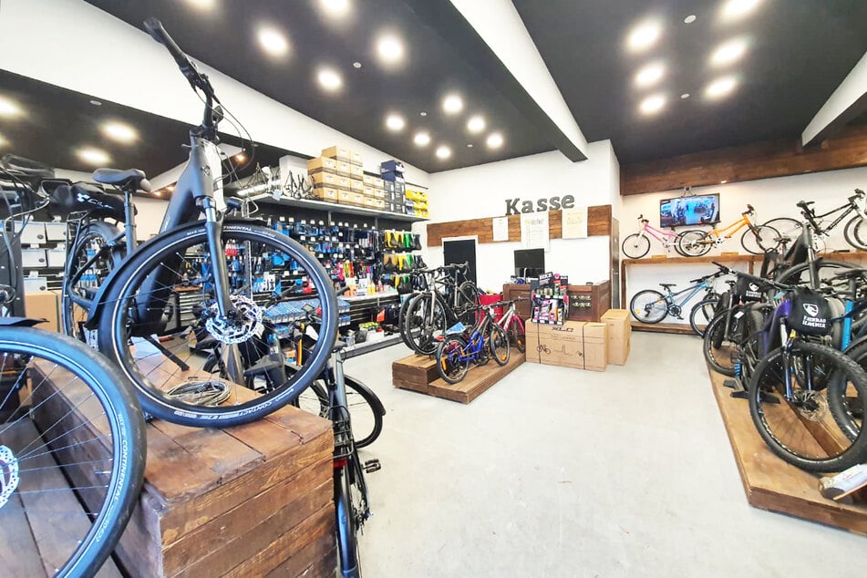 Dieser Fahrradladen verkauft E-Bikes bis zu 50 Prozent günstiger