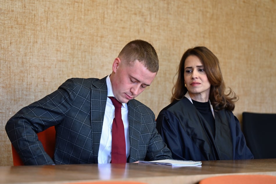 Wildhage saß neben seiner Anwältin Sümeyra Öz.