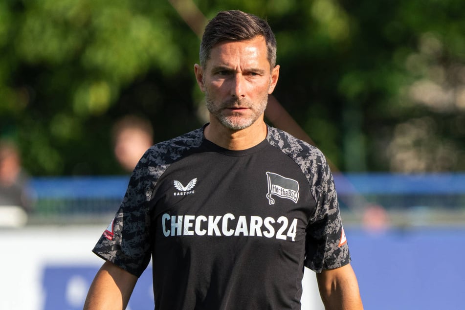 Stefan Leitl (47) will im Duell gegen Schalke 04 gleich die Aufstiegsambitionen von Hertha BSC untermauern.