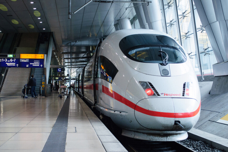 Zugpassagiere müssen sich auf einen Nachteil einstellen, können sich aber auch auf neue Rechte und Vorteile freuen.