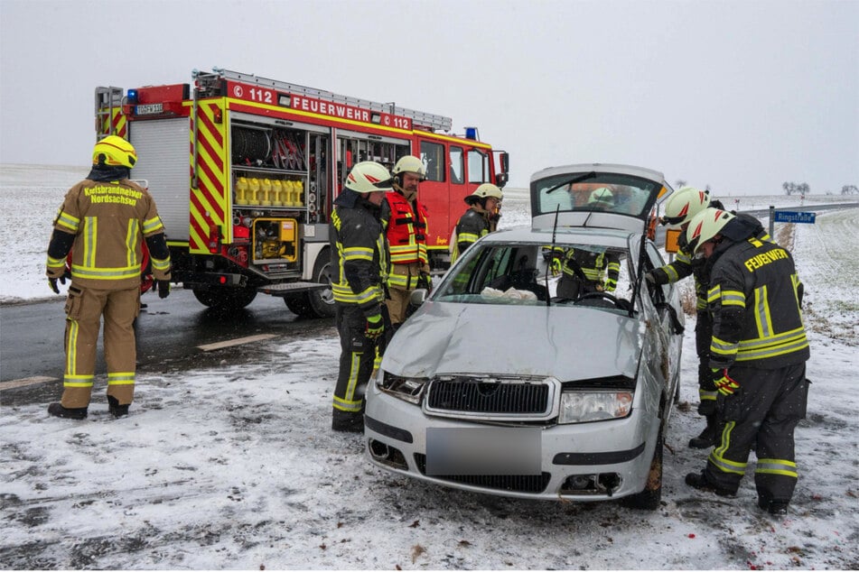 Einsatzkräfte der Freiwilligen Feuerwehr retteten die Frau.