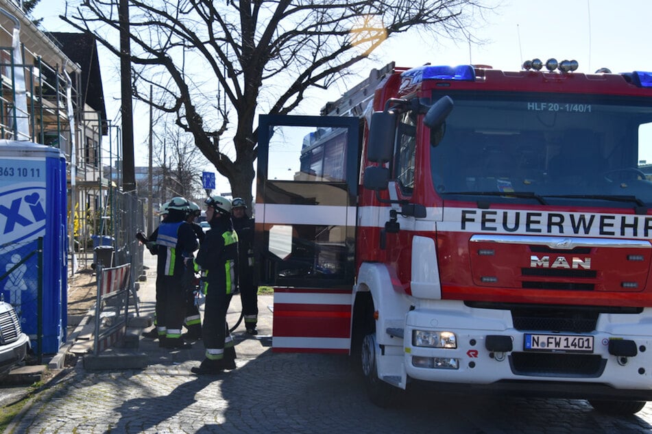 Die Feuerwehr war bis zum Vormittag mit den Löscharbeiten beschäftigt.