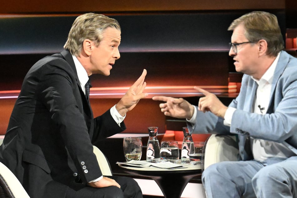 Markus Lanz (57, l.) geriet am Dienstagabend mit SPD-Politiker Ralf Stegner (66, SPD) aneinander.