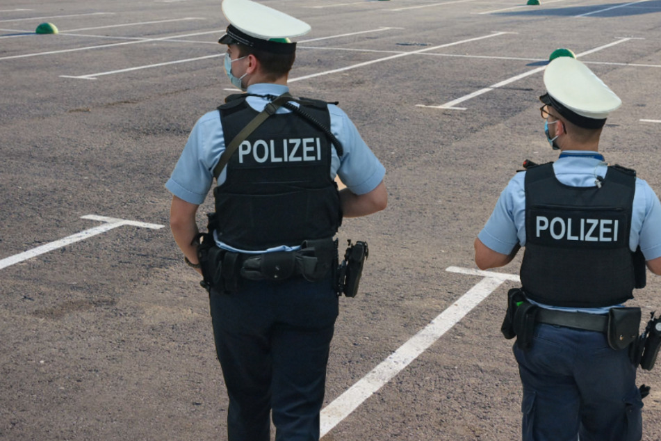 In zwei Fällen wurden Polizisten verletzt. (Bildmontage)