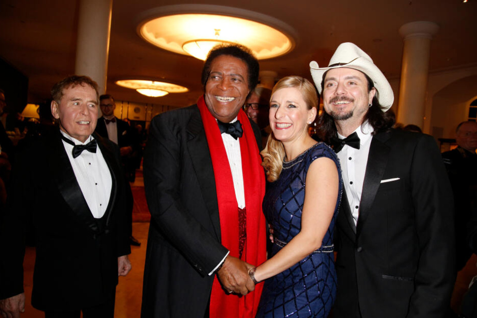 Stefanie Hertel mit Freund Lanny Isis, Vater und Roberto Blanco beim Vorempfang zum Ball.
