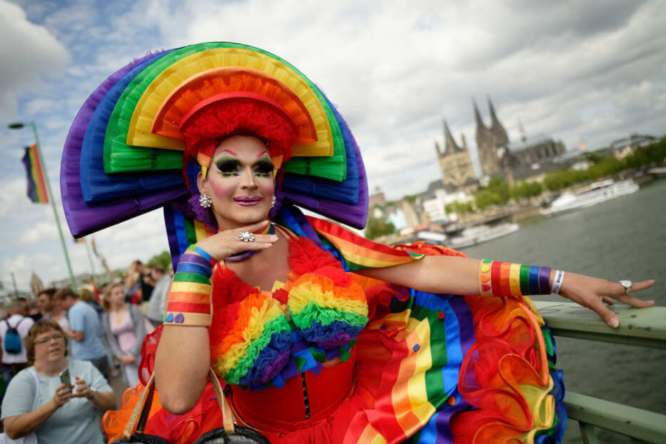 Dieser Gast setze ein buntes Zeichen beim Christopher Street Day.