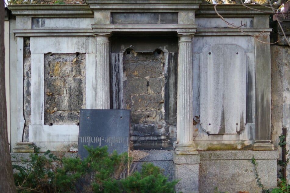 Auf dem Inneren Neustädter Friedhof sind auch Schrifttafeln abgestürzt.