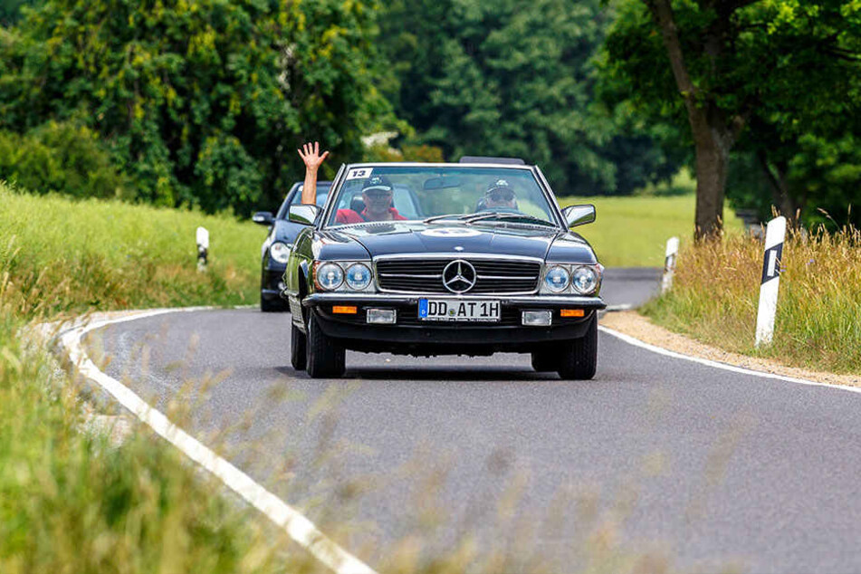 Eine Landpartie: Bei bestem Wetter waren mehr als 100 Teilnehmer bei der Cabrio Rallye Sachsen dabei.