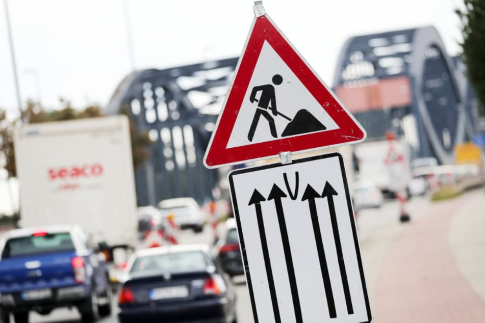 Mehrere größere Baustellen sind in diesem Jahr in und um Hamburg geplant (Archivbild).