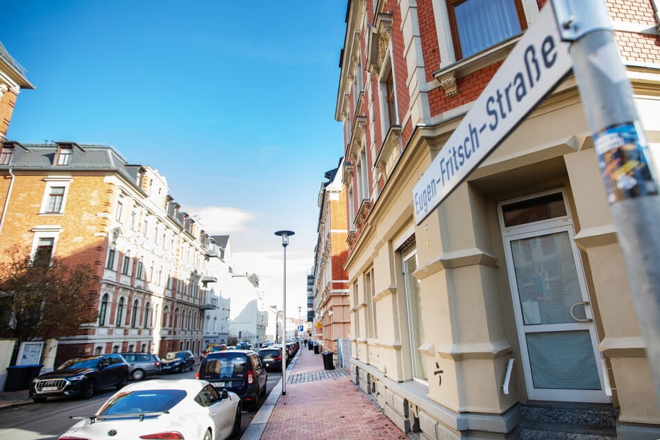 In einer Wohnung in der Eugen-Fritsch-Straße in Plauen kam es zur Überdosis, an der Eileen starb.