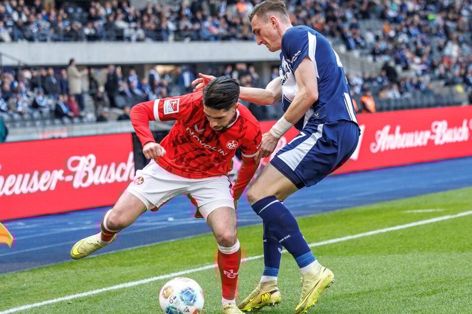 Der eigentliche Innenverteidiger Niklas Kolbe (27, r.) erhielt zuletzt vor Michal Karbownik den Vorzug als Linksverteidiger.