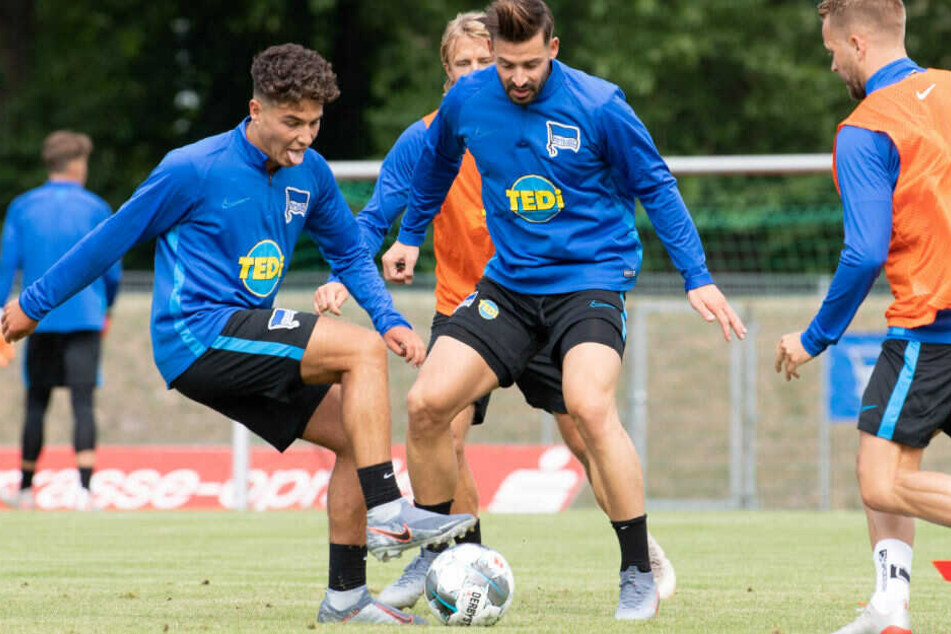 Maurice Covic im Zweikampf mit Marvin Plattenhardt.
