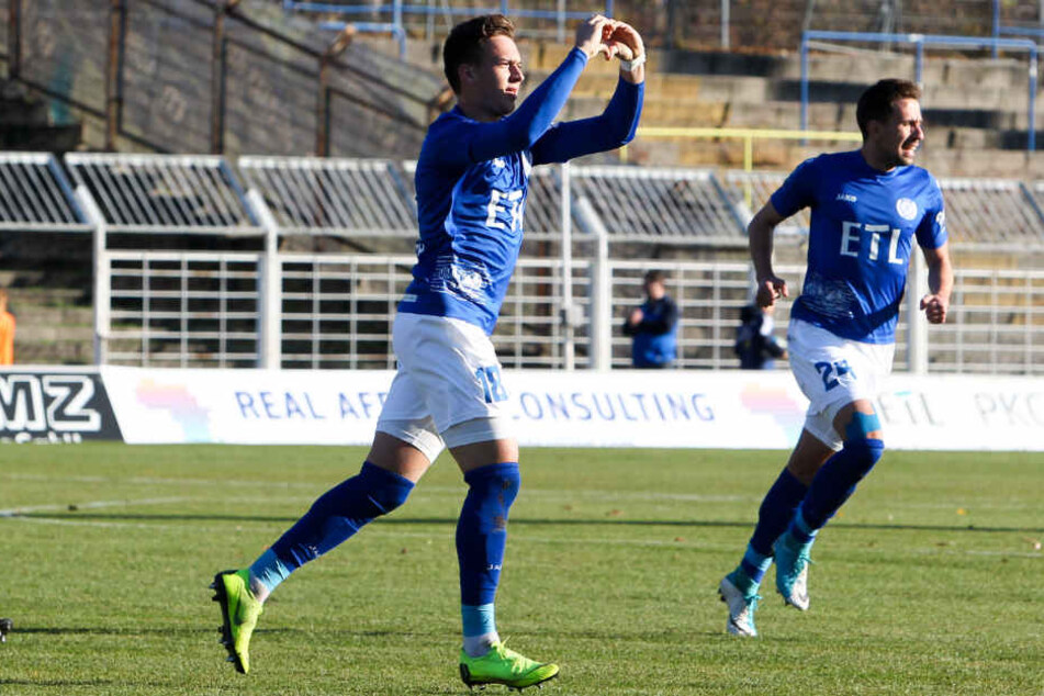 Der 1. FC Lokomotive Leipzig holte am 11. November mit 4:1 (1:1) den Sieg gegen die favorisierten Berliner.