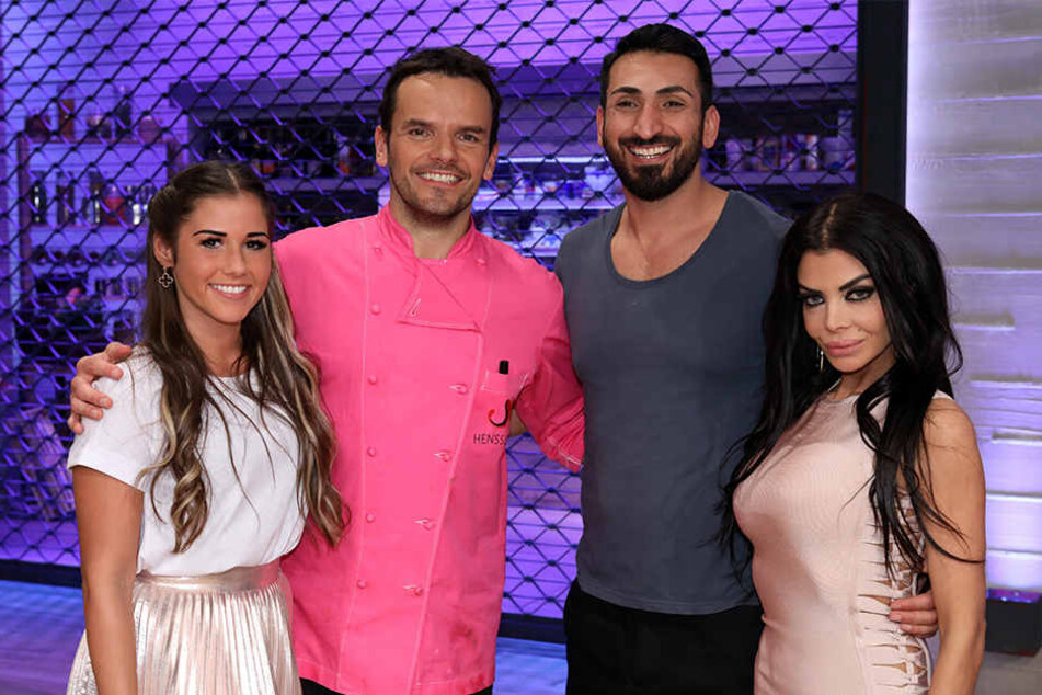 Sarah Lombardi, Steffen Henssler, Mustafa Alin und Kader Loth kochen am Sonntagabend bei "Grill den Henssler".