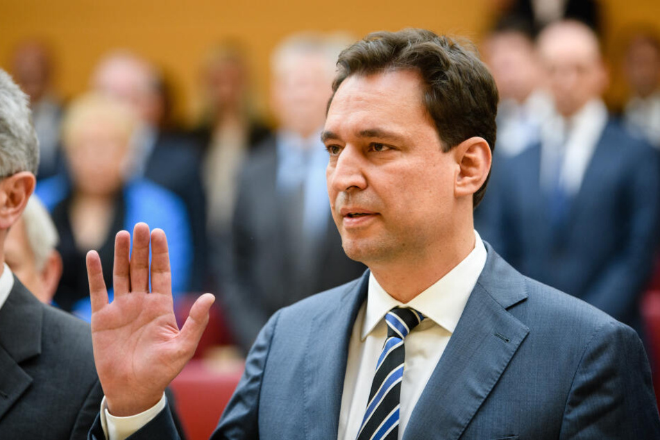Georg Eisenreich (CSU), Justizminister, will härter Strafen gegen Beleidigungen und Verleumdungen. (Archivbild)