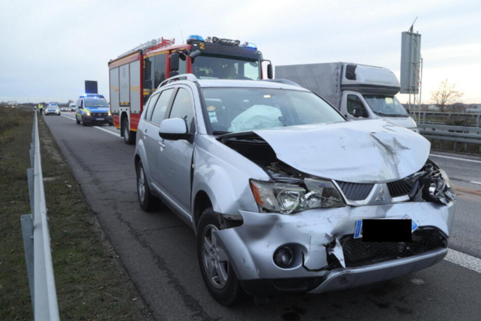 Offenbar kam es zum Auffahrunfall zwischen dem Mitsubishi (Foto) und einem vor ihm befindlichen Nissan.