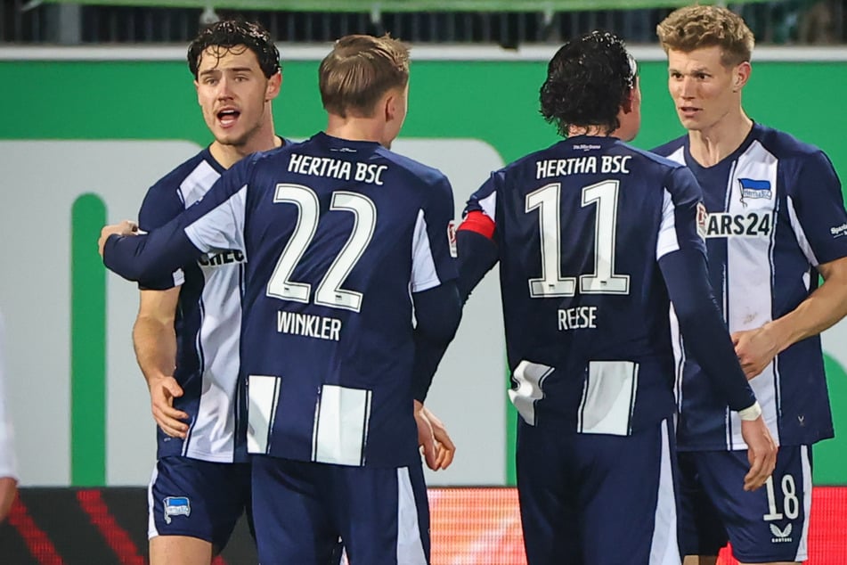 Auch Winkler-Kumpel Linus Gechter (22, l.) gilt als Abgangskandidat.