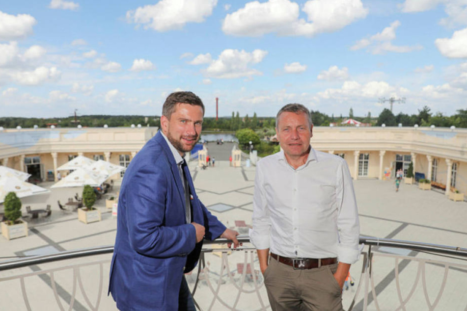 Ex-Geschäftsführer Erwin Linnenbach (r.) beim Besuch von Sachsens Wirtschaftsminister Martin Dulig. Linnenbach hat seine Anteile nun abgegeben.