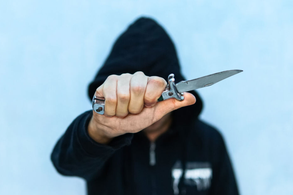 Der Jugendliche konnte nach kurzer Zeit ermittelt und vorläufig festgenommen werden.