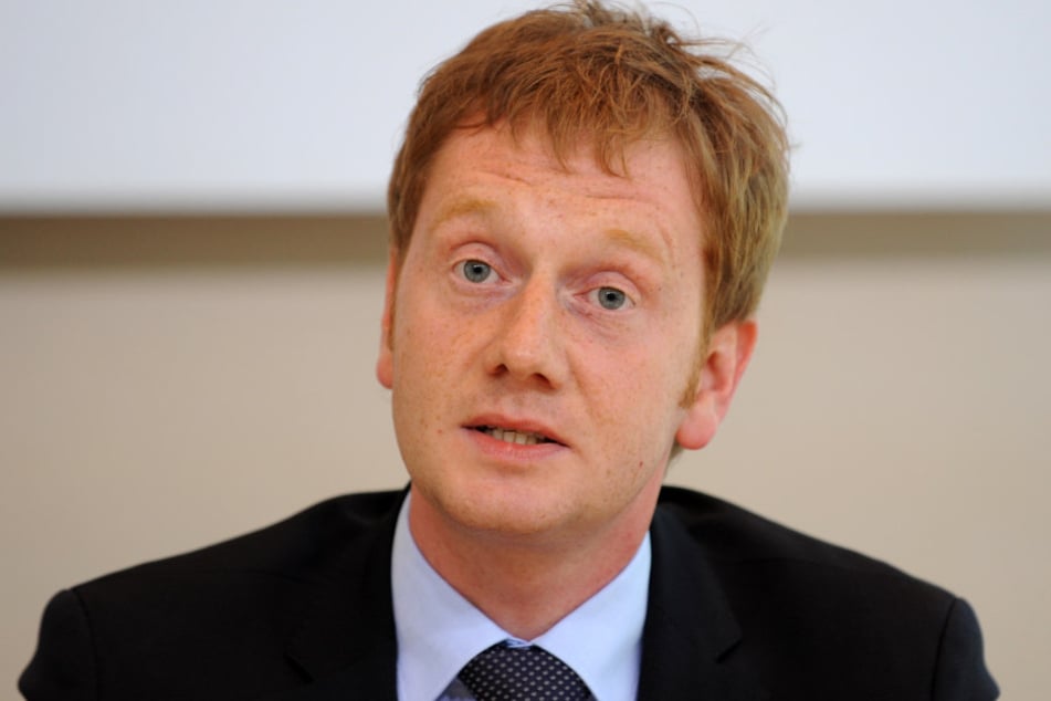 Keine Koalition mit der AfD - so lautet die offizielle Parteilinie, stellte
CDU-Generalsekretär Michael Kretschmer (41) klar.