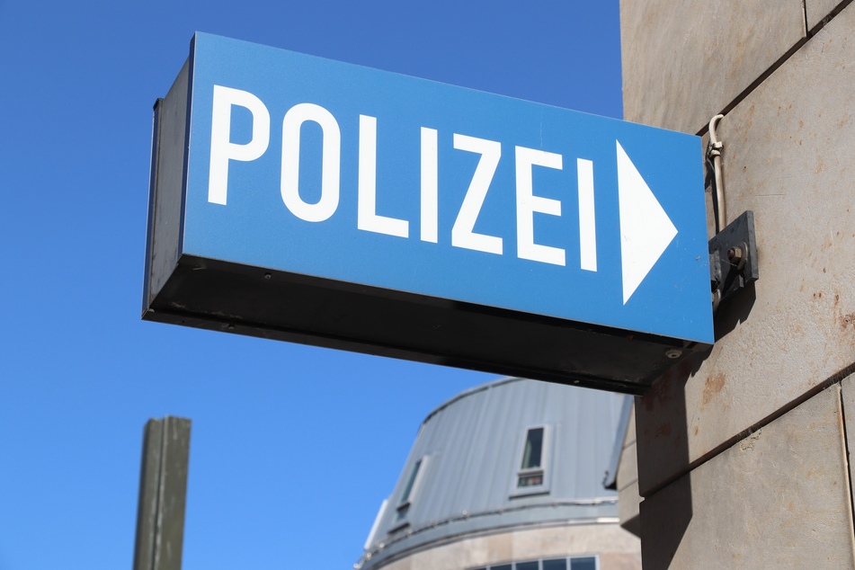 Auch der als Abholer benachrichtigte Freund erschien in der Nacht zum Sonntag alkoholisiert auf dem Revier in Wörth (Symbolbild).