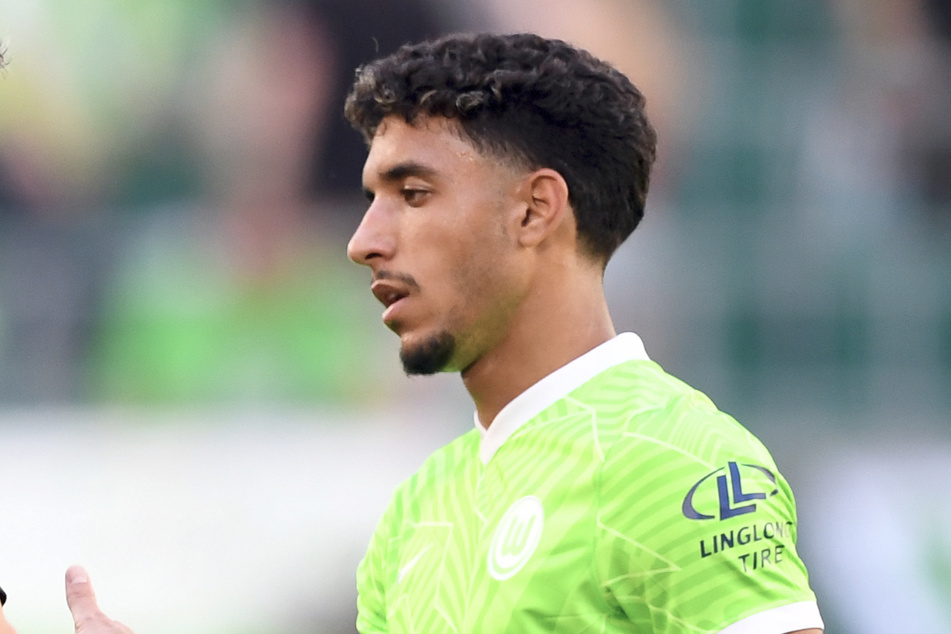 Um der Personalnot entgegenzuwirken, leiht der VfB Stuttgart Omar Marmoush (22) vom Ligarivalen VfL Wolfsburg aus.