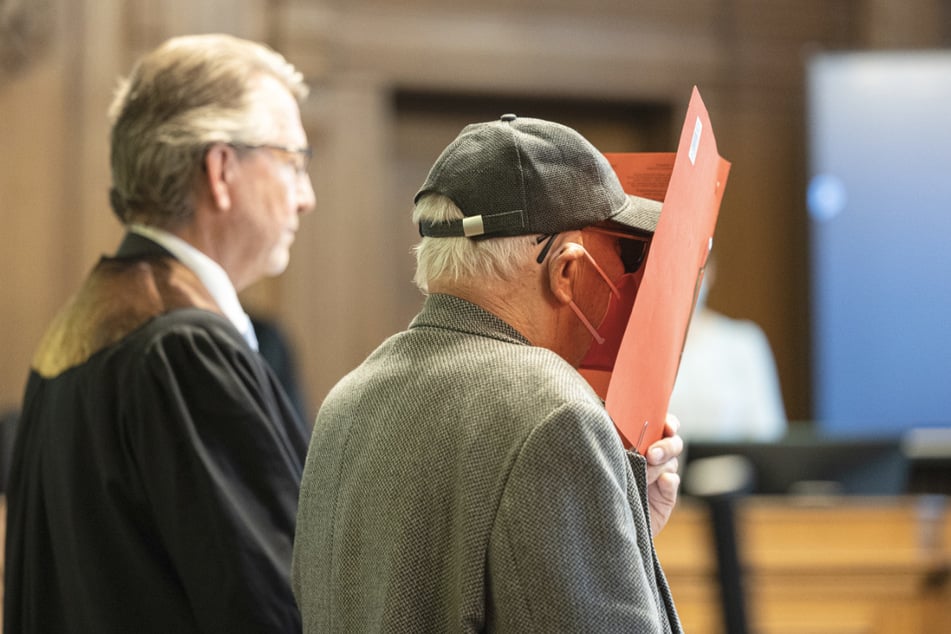 Der 84-Jährige (r.) war viel zu schnell unterwegs.