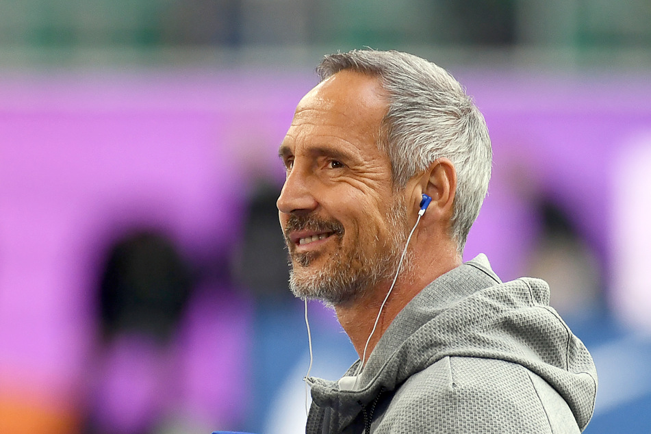 Gladbach-Trainer Adi Hütter (51) hat nach den jüngsten Erfolgen in der Liga gut lachen. Dieser Trend soll in Mainz fortgesetzt werden.
