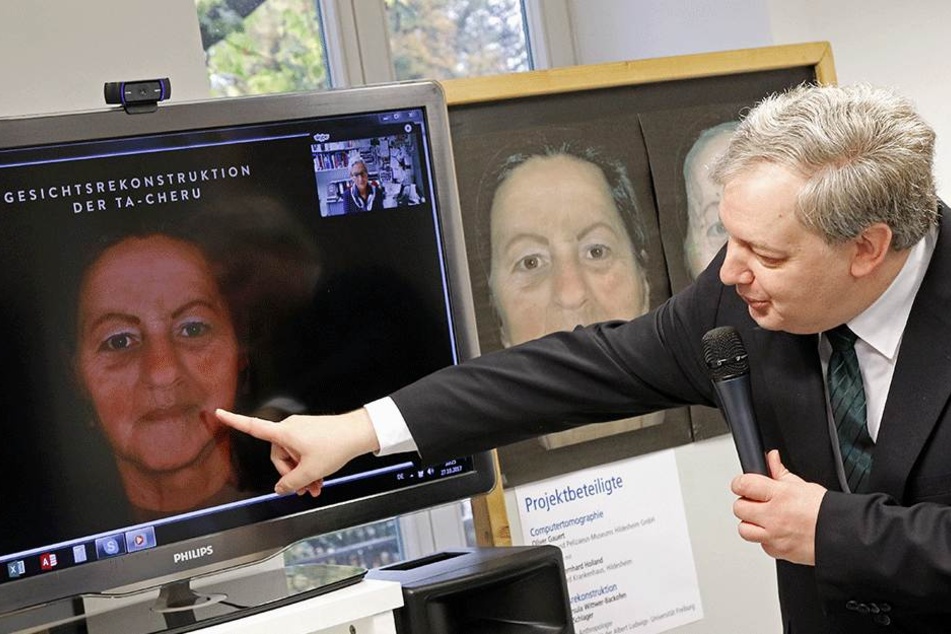 Die Ergebnisse einer CT-Untersuchung zeigten, dass es sich um den rund 2.400 Jahre alten Körper einer Frau aus der Oberschicht handelt, die im Alter von über 60 Jahren gestorben ist.
