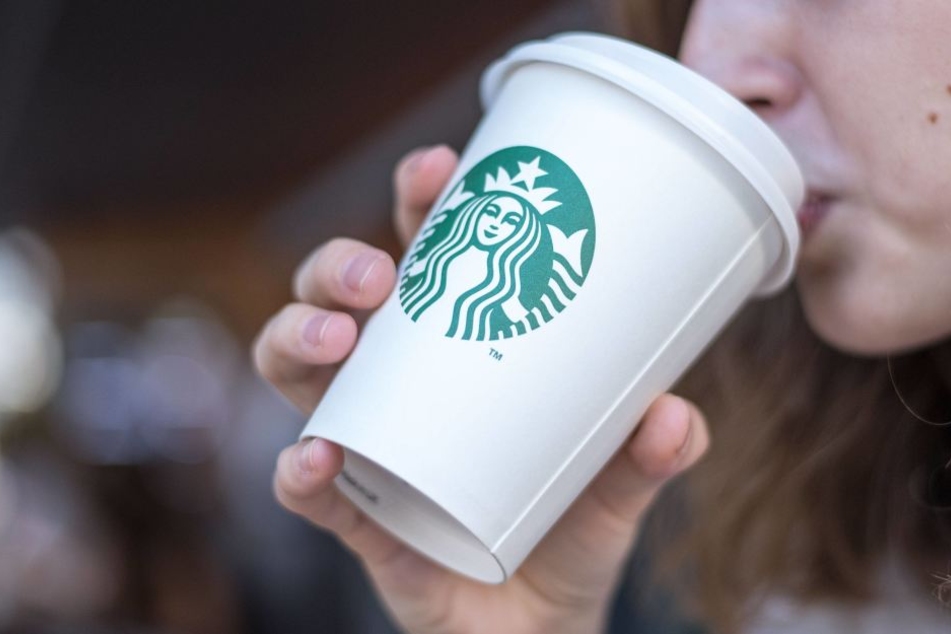 Steht auf dem Starbucks-Becher bald eine Krebswarnung?