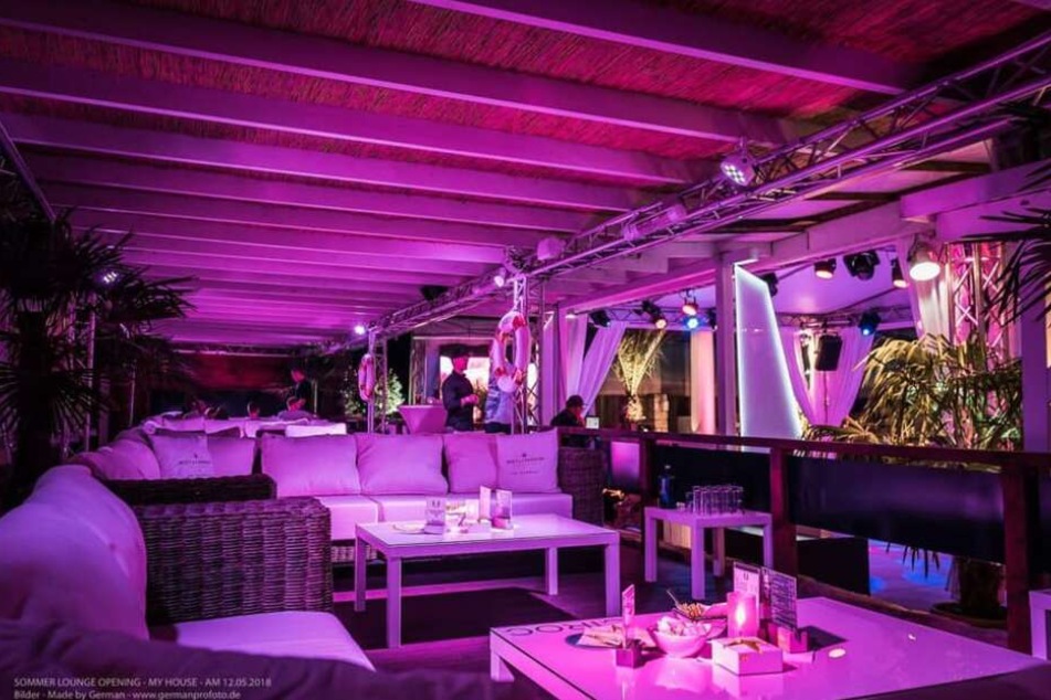 Der VIP-Bereich der Sommerlounge im Club MyHouse.