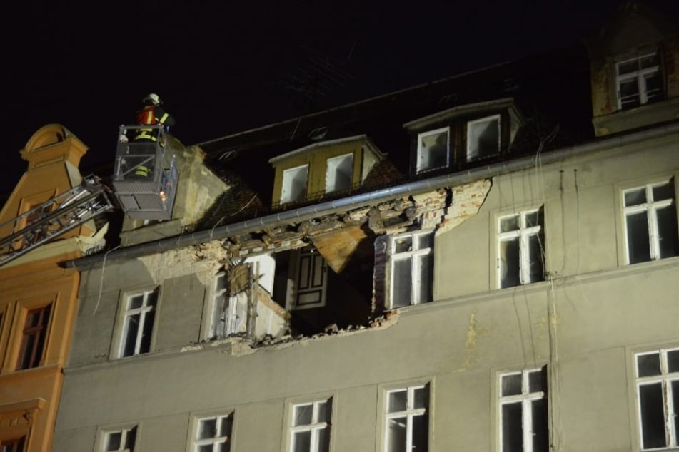 In Görlitz ist die Fassade eines Mehrfamilienhauses eingestürzt.