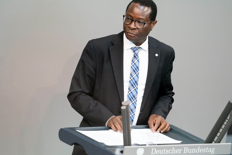SPD-Politiker Karamba Diaby (58) im Bundestag.