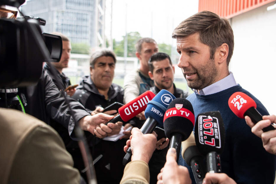 VfB-Sportvorstand Thomas Hitzlsperger stellte sich zum ersten Mal nach dem Abstieg den Medien.