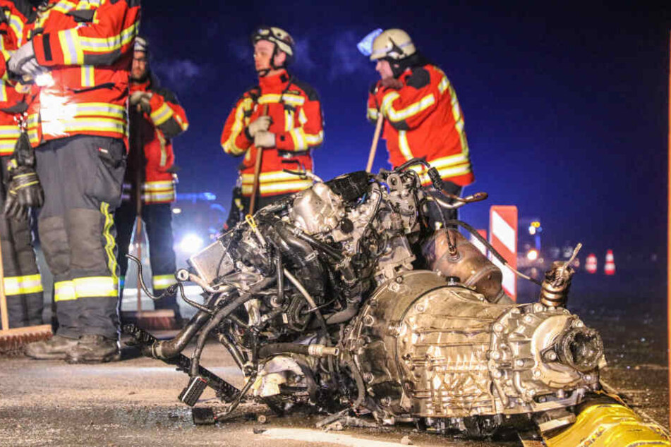 Der Aufprall muss heftig gewesen sein: Der Motorblock wurde herausgerissen.