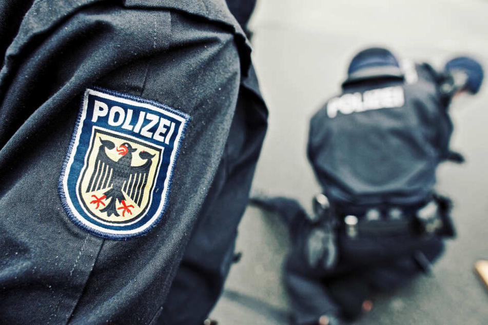 Beamte der Bundespolizei nahmen den 32-jährigen Mann mit zur Wache. (Symbolbild)
