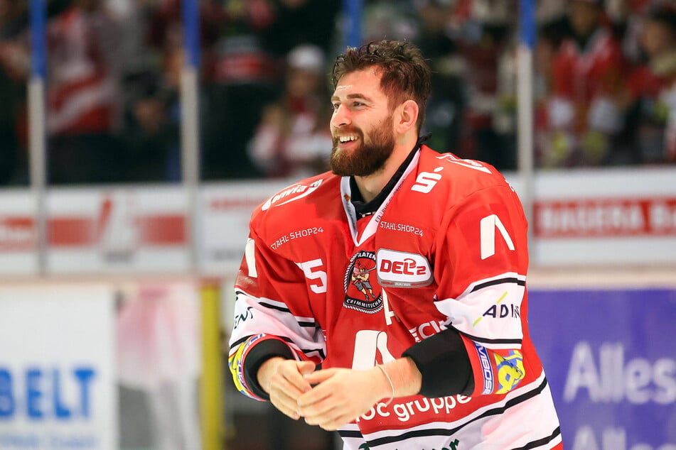 Auch in der kommenden Saison spielt Leistungsträger Denis Shevyrin (31) im Sahnpark.
