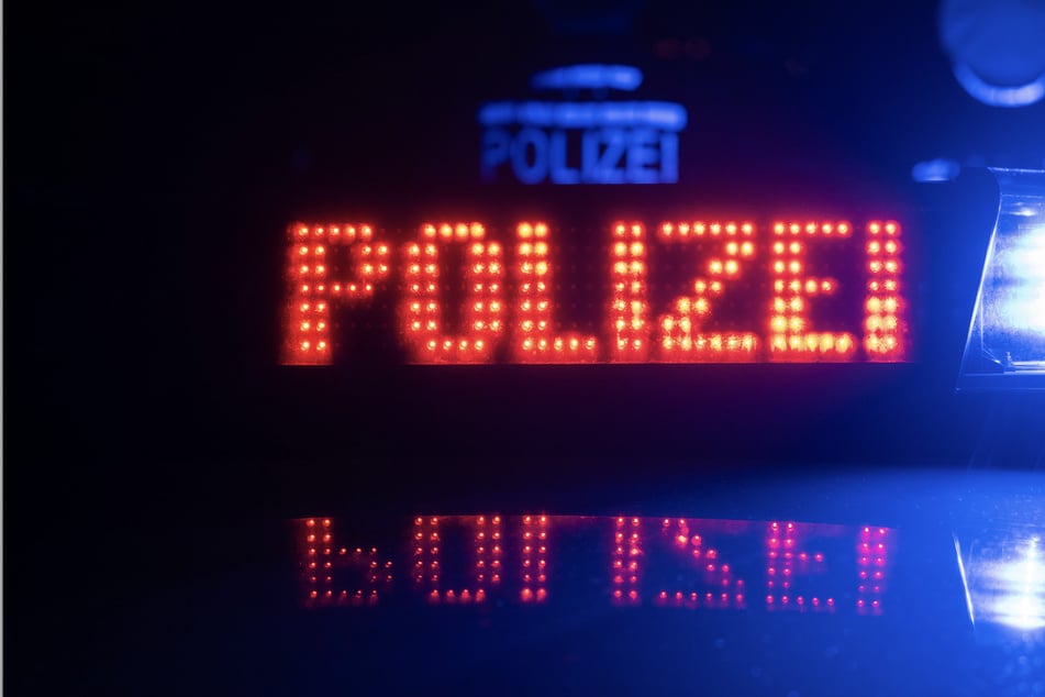 Betrunken und ohne Führerschein: Frau baut zwei Unfälle und flieht