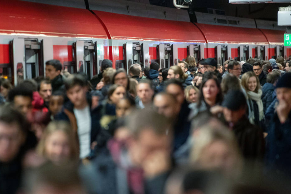Es kommt noch zu Verspätungen auf der Strecke. (Symbolbild)