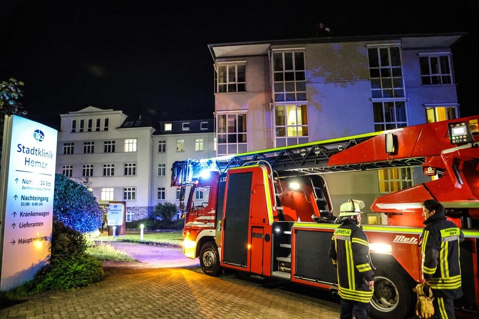 Heftiger Brand in Klinik: 28 Verletzte, Kripo ermittelt